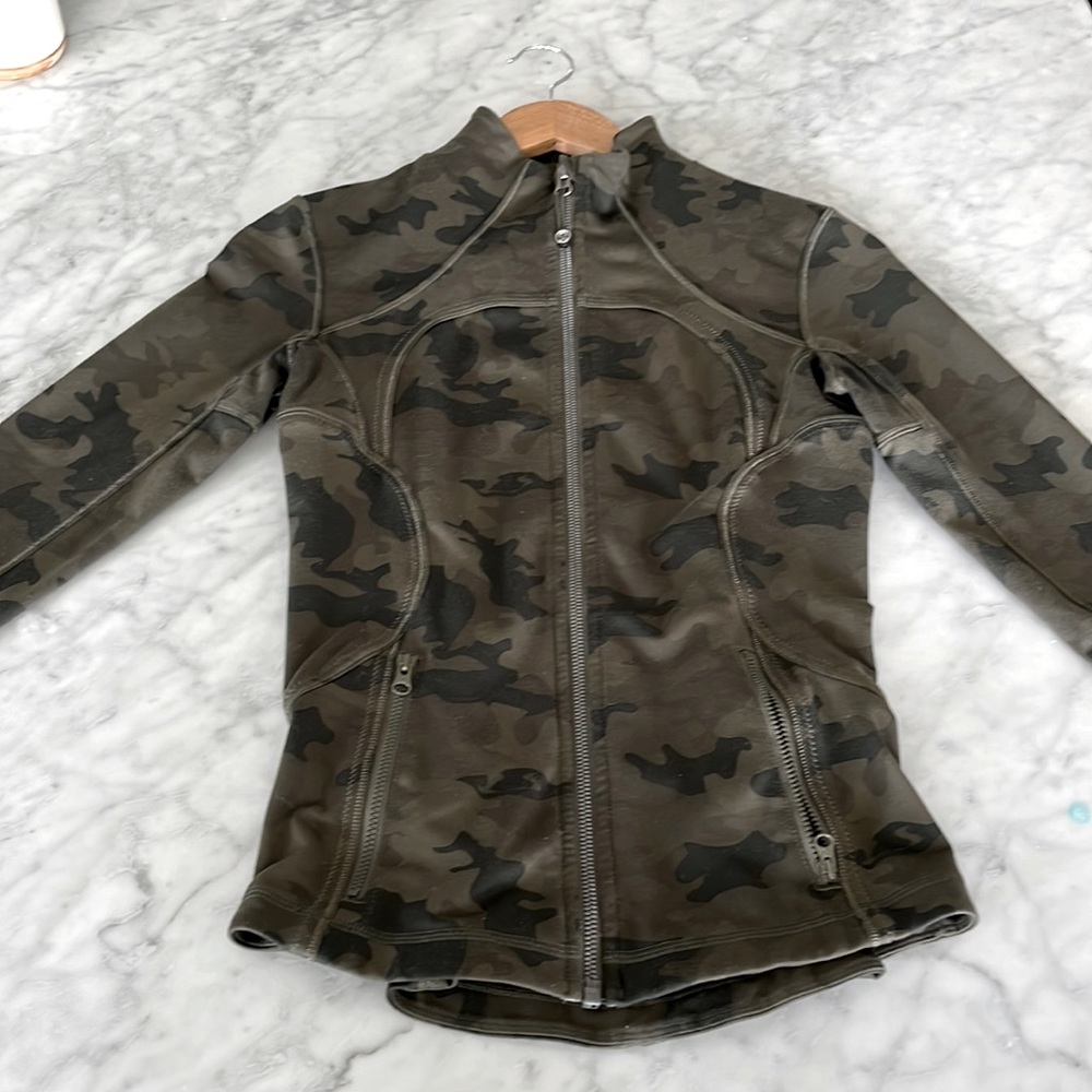 lululemon jacket size 2